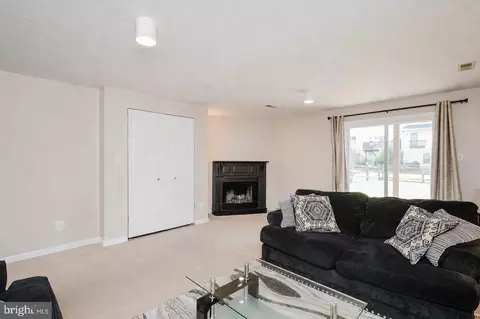 Living - 304 Sunray Ct, Abingdon, MD 21009 photo 2 of 2