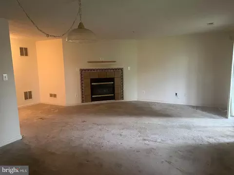 Living - 2011 Brandy Dr, Forest Hill, MD 21050 photo 2 of 3