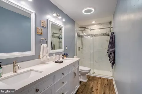Bath - 3 Old Sound Rd, Joppa, MD 21085 photo 1 of 2