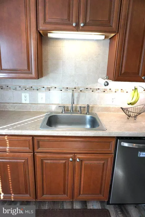Kitchen - 100 Shell Cove Ct, Joppa, MD 21085 photo 3 of 6