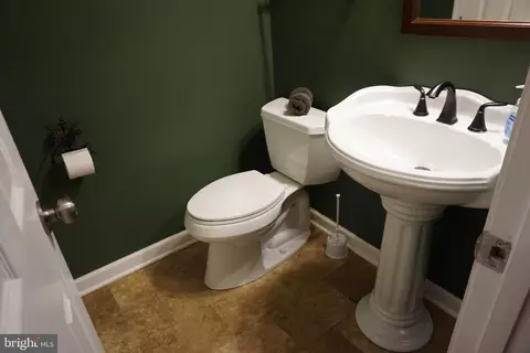 Bath - 100 Shell Cove Ct, Joppa, MD 21085 photo 3 of 4
