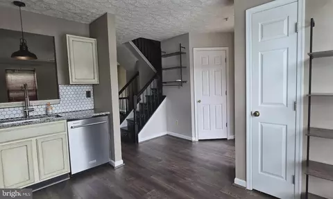 Entry Way - 3823 Copper Beech Dr, Abingdon, MD 21009 photo 3 of 6