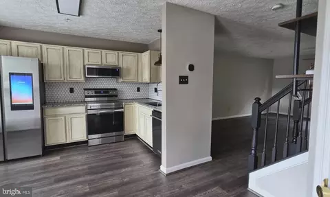 Entry Way - 3823 Copper Beech Dr, Abingdon, MD 21009 photo 2 of 6
