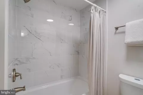 Bath - 7 St Agnes Dr, Abingdon, MD 21009 photo 6 of 6