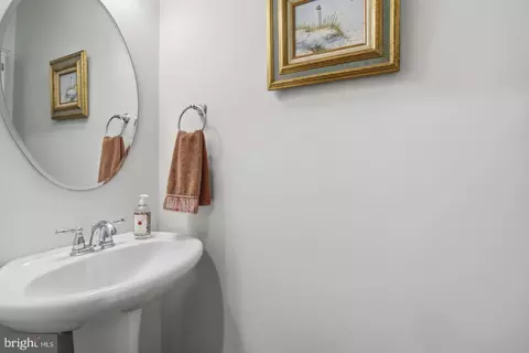 Entry Way - 305 Tufton Cir, Fallston, MD 21047 photo 1 of 3
