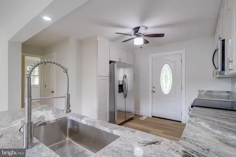 Entry Way - 2100 Mountain Rd, Joppa, MD 21085 photo 4 of 9