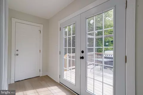 Entry Way - 2100 Mountain Rd, Joppa, MD 21085 photo 6 of 9