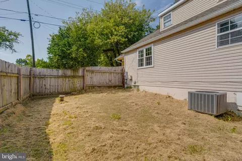Exterior - 2100 Mountain Rd, Joppa, MD 21085 photo 10 of 13