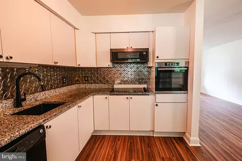 Kitchen - 2311 Perry Ave, Edgewood, MD 21040 photo 4 of 6