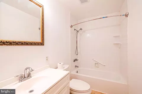 Bath - 2311 Perry Ave, Edgewood, MD 21040 photo 3 of 5