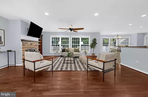 Living - 610 Stans Rd, Joppa, MD 21085 photo 3 of 7