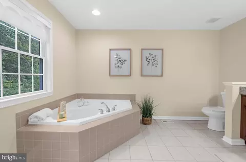 Bath - 610 Stans Rd, Joppa, MD 21085 photo 3 of 5