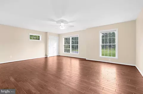 Living - 610 Stans Rd, Joppa, MD 21085 photo 6 of 7