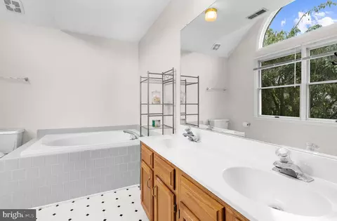 Bath - 3306 Trellis Ln, Abingdon, MD 21009 photo 3 of 5