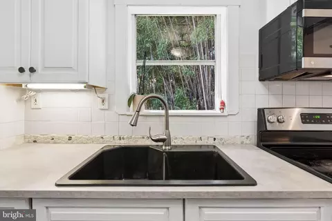 Kitchen - 3805 Baker Ave, Abingdon, MD 21009 photo 3 of 4