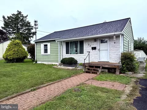 33 Raymond Ave, Aberdeen, MD 21001