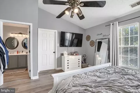 Bedroom - 425 Mayapple Ct, Abingdon, MD 21009 photo 2 of 4
