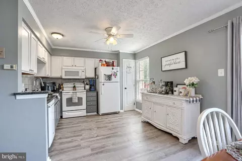Kitchen - 425 Mayapple Ct, Abingdon, MD 21009 photo 1 of 5