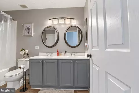 Bath - 425 Mayapple Ct, Abingdon, MD 21009 photo 1 of 2