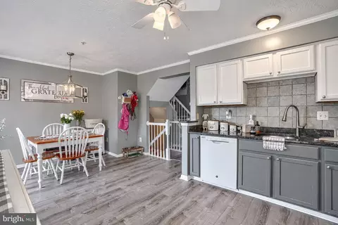 Kitchen - 425 Mayapple Ct, Abingdon, MD 21009 photo 5 of 5