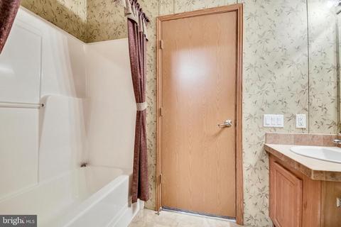 111 Orsburn Dr, Joppa, MD 21085 photo 10