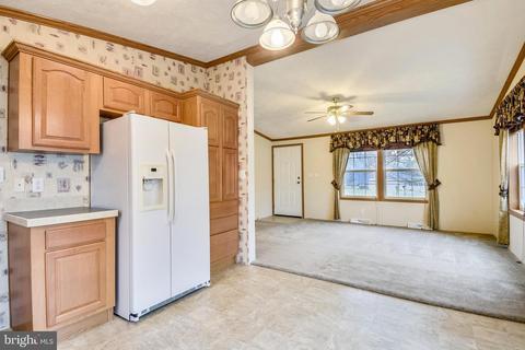111 Orsburn Dr, Joppa, MD 21085 photo 4