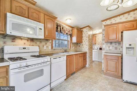 111 Orsburn Dr, Joppa, MD 21085 photo 5