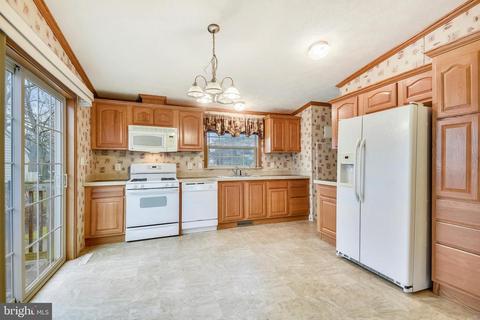 111 Orsburn Dr, Joppa, MD 21085 photo 6