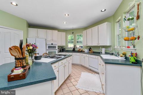 2302 Queensbury Dr, Fallston, MD 21047 photo 15