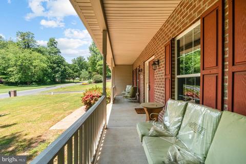 2302 Queensbury Dr, Fallston, MD 21047 photo 2