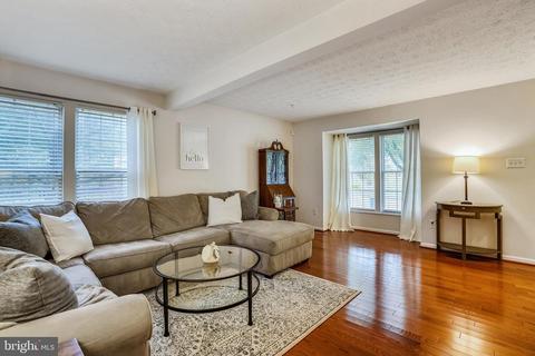 8700 Castlerock Ct, Laurel, MD 20723 photo 9