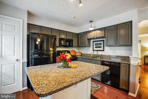 8700 Castlerock Ct, Laurel, MD 20723 photo 5