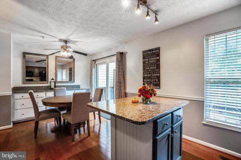 8700 Castlerock Ct, Laurel, MD 20723 photo 4
