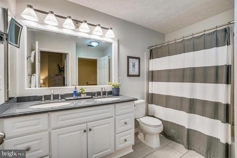 8700 Castlerock Ct, Laurel, MD 20723 photo 21
