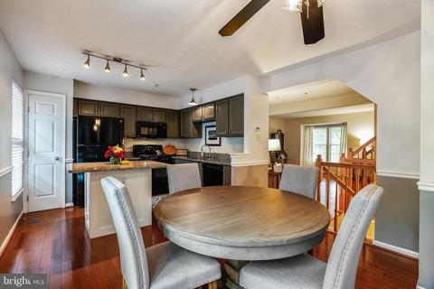 8700 Castlerock Ct, Laurel, MD 20723 photo 6