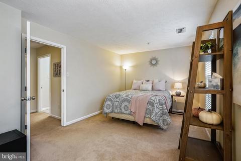 8700 Castlerock Ct, Laurel, MD 20723 photo 20