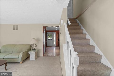 9205 Redbridge Ct, Laurel, MD 20723 photo 3