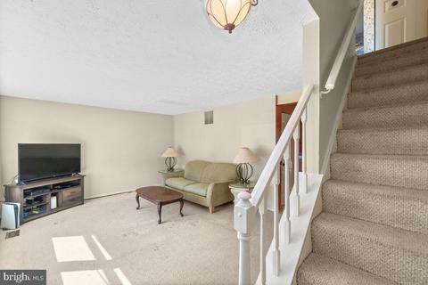 9205 Redbridge Ct, Laurel, MD 20723 photo 4