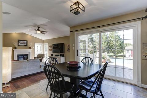 11316 Bishops Gate Ln, Laurel, MD 20723 photo 11