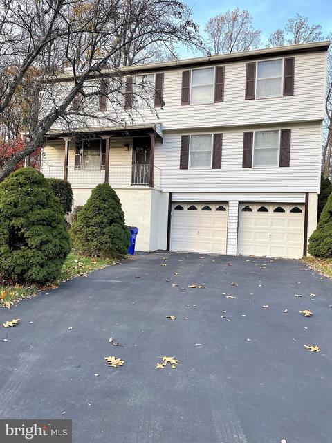 8009 Nicky Ct, Laurel, MD 20723 photo 3