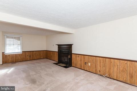 8009 Nicky Ct, Laurel, MD 20723 photo 9