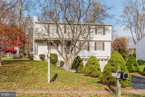 8009 Nicky Ct, Laurel, MD 20723 photo 2
