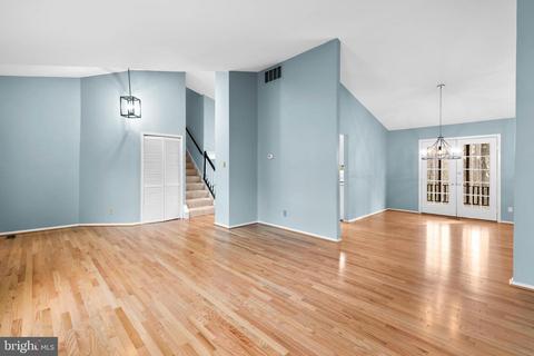 8743 Susini Dr, Laurel, MD 20723 photo 3