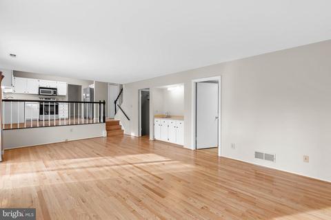8743 Susini Dr, Laurel, MD 20723 photo 6