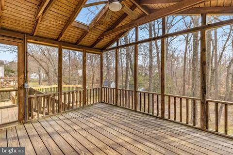 8743 Susini Dr, Laurel, MD 20723 photo 9