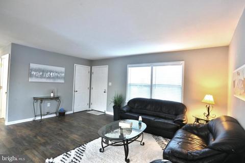 9108 Donna Ln, Laurel, MD 20723 photo 3