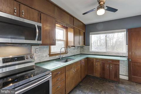 3270 Saint Johns Ln, Ellicott City, MD 21042 photo 4