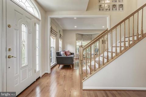 11301 Bishops Gate Ln, Laurel, MD 20723 photo 2