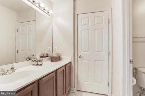 11301 Bishops Gate Ln, Laurel, MD 20723 photo 30