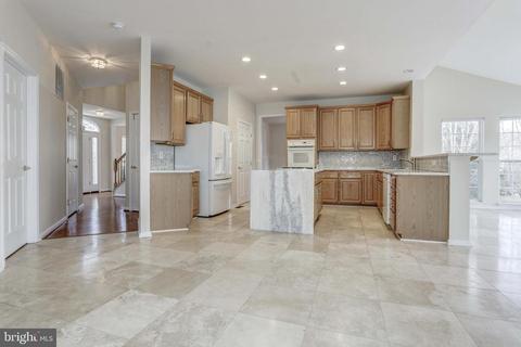11301 Bishops Gate Ln, Laurel, MD 20723 photo 8